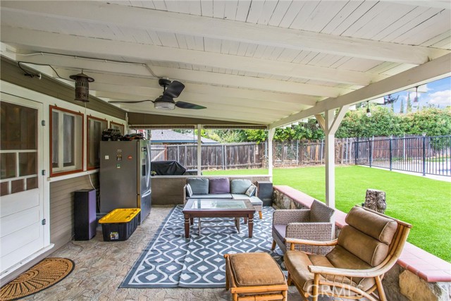 391 W Gilman Street, Banning CA: https://media.crmls.org/medias/95b53972-14a2-471d-9f16-8b3e577fd5c5.jpg