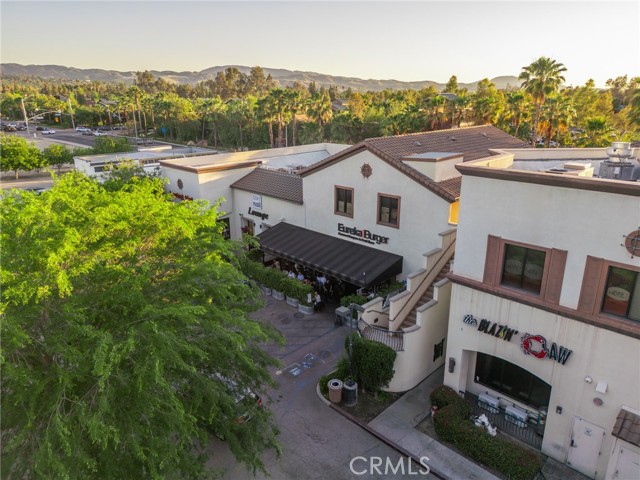 605 Ruiz Street, Redlands CA: https://media.crmls.org/medias/95b550a5-e688-4b12-81c5-48ec45dcc0c4.jpg