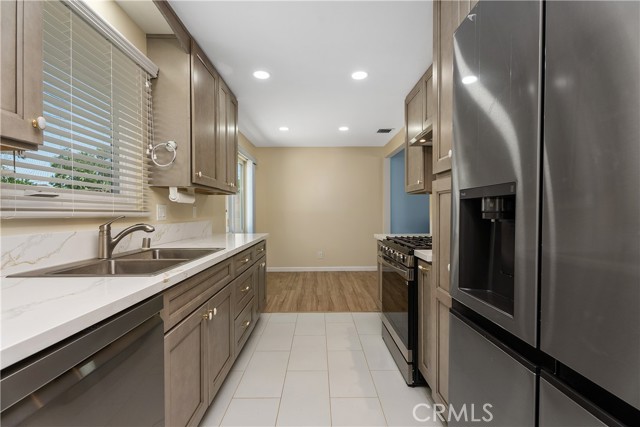 11747 Hollyview Drive, La Mirada CA: https://media.crmls.org/medias/95b618ec-4e32-439b-a648-9aa1b13d0d8f.jpg