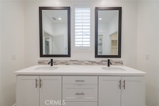 Detail Gallery Image 14 of 26 For 131 Damsel, Irvine,  CA 92620 - 2 Beds | 2 Baths