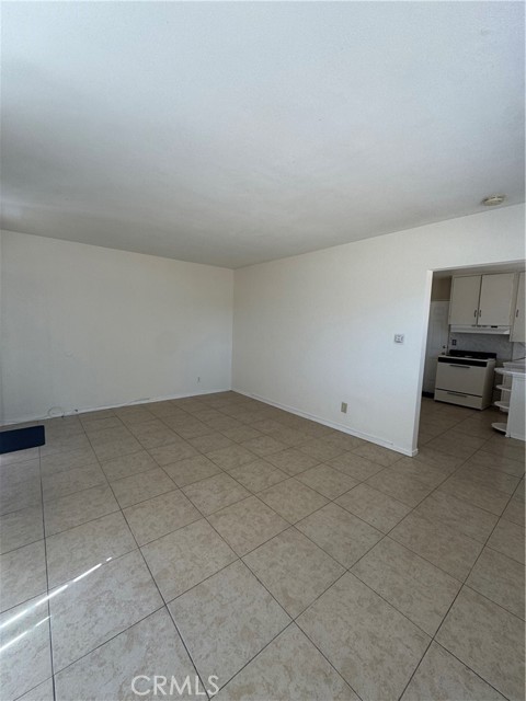 5214 Golden Avenue, Riverside CA: https://media.crmls.org/medias/95b7c671-b31e-4163-bd81-f360384602a4.jpg