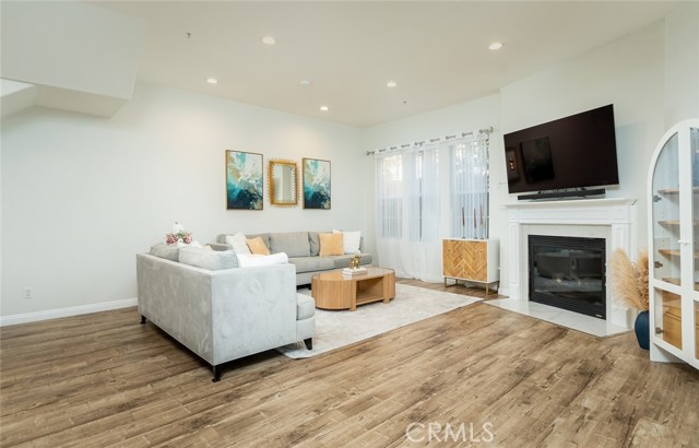 Detail Gallery Image 14 of 43 For 3960 Pennsylvania Ave #107,  La Crescenta,  CA 91214 - 3 Beds | 2/1 Baths