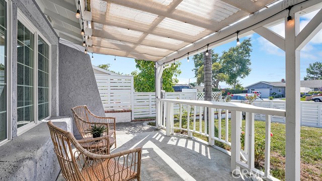25012 Express Drive, Laguna Hills CA: https://media.crmls.org/medias/95b96fd3-bbdf-41a3-a35c-38167314f64b.jpg