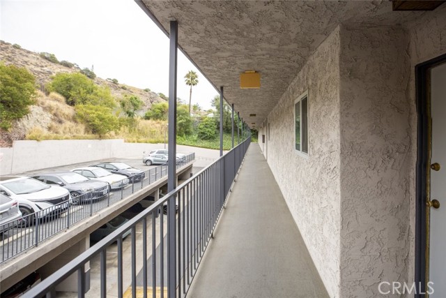 1517 E Garfield Avenue, Glendale CA: https://media.crmls.org/medias/95ba3b10-bd9b-4169-81aa-48c5ee84dd43.jpg