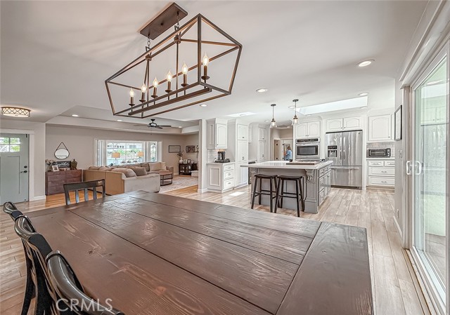843 Encino Vista Drive, Thousand Oaks CA: https://media.crmls.org/medias/95bb154e-f9d7-4a0a-8836-3ea05395feb5.jpg