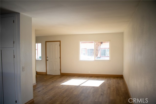 347 N Eucalyptus Avenue, Rialto CA: https://media.crmls.org/medias/95bb5726-4d0b-47cc-ac85-78e49d991b59.jpg