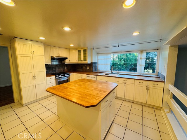 Detail Gallery Image 10 of 29 For 12 Lexington, Irvine,  CA 92620 - 4 Beds | 2/1 Baths