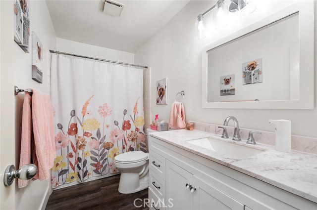 1092 Deborah Street, Upland CA: https://media.crmls.org/medias/95bd271e-325d-4a20-ab0b-620779b2097f.jpg