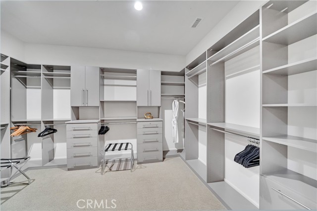 Image 17 of 33 For 55121 Summer Lynn Court