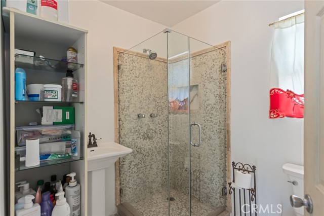 Detail Gallery Image 16 of 27 For 12945 Jefferson Avenue, Hawthorne,  CA 90250 - 3 Beds | 2 Baths