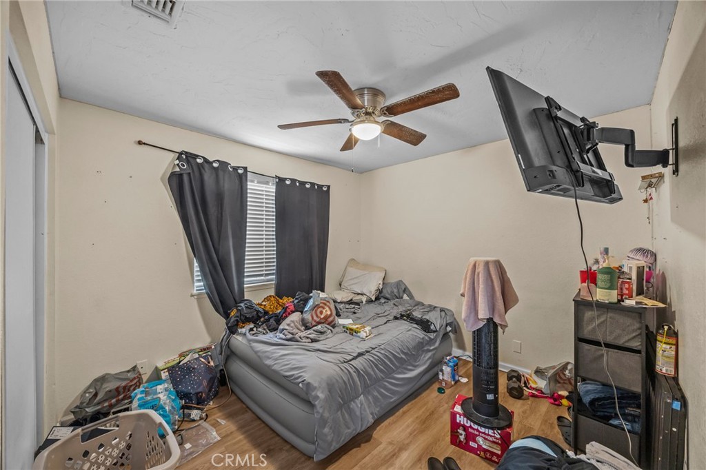 https://media.crmls.org/medias/95be4e66-0de6-46cf-a683-7d6a14cd12d8.jpg?preset=X-Large