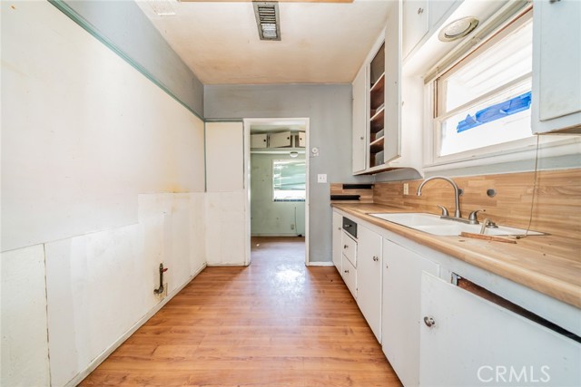 1964 Marlborough Avenue, Riverside CA: https://media.crmls.org/medias/95be6fe1-f119-49bf-82b1-788fb9628030.jpg