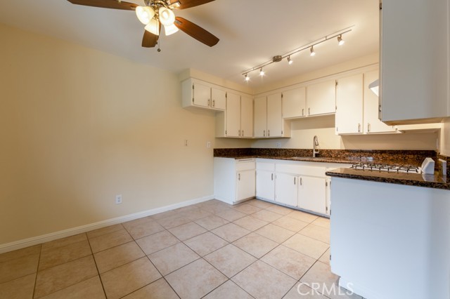 4700 Clair Del Avenue, Long Beach CA: https://media.crmls.org/medias/95be7752-9278-4d5c-9d2a-9f1229f92e87.jpg