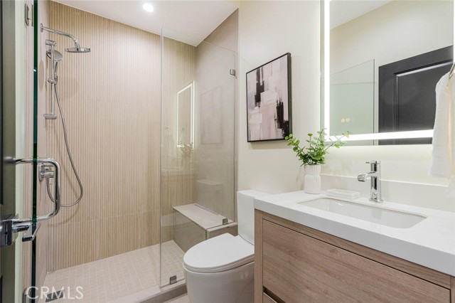 521 N Sparks Street, Burbank CA: https://media.crmls.org/medias/95be7d0b-a067-4f9f-b5cd-c3ee80efdf66.jpg
