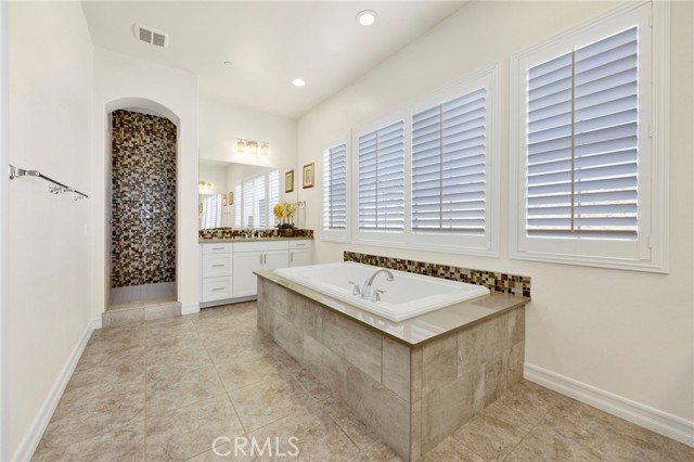 538 Francesca Lane, Glendora CA: https://media.crmls.org/medias/95be8de9-f262-4334-9a17-6ed0395c45bc.jpg