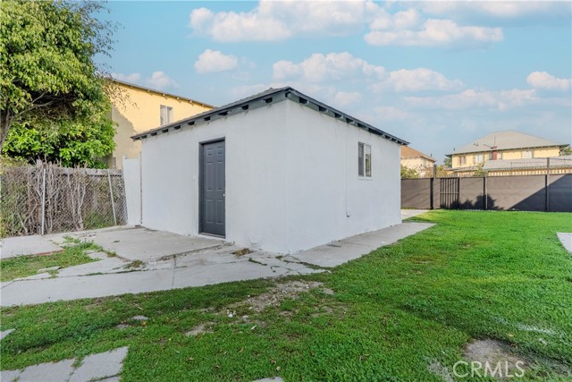 Detail Gallery Image 31 of 33 For 2916 Halldale, Los Angeles,  CA 90018 - 3 Beds | 2 Baths