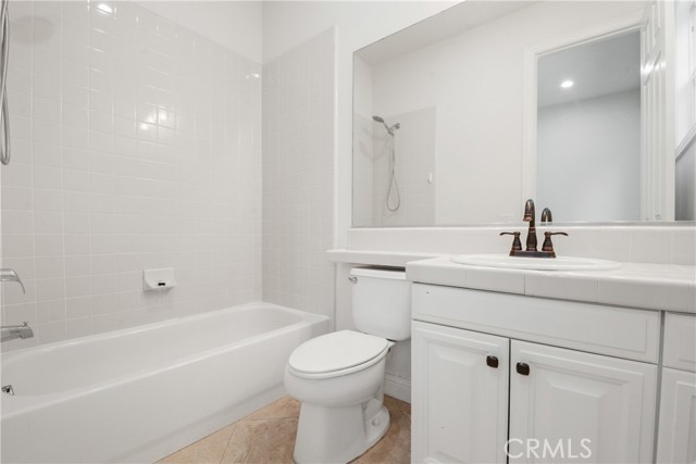 4925 Lone Acres Court, Rancho Cucamonga CA: https://media.crmls.org/medias/95bf2cad-95eb-40b9-817e-0fc1565d487b.jpg