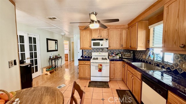 Detail Gallery Image 5 of 30 For 23301 Ridge Route #47,  Laguna Hills,  CA 92653 - 3 Beds | 2 Baths