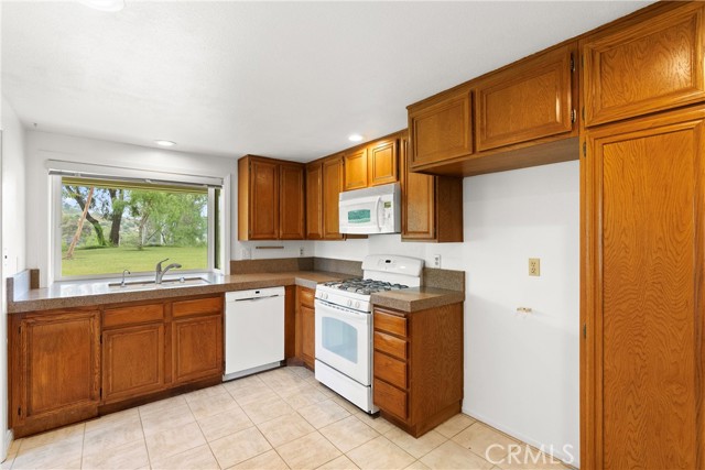 23582 Villena, Mission Viejo CA: https://media.crmls.org/medias/95bf7cc7-56c2-410a-824f-237bfd14a257.jpg