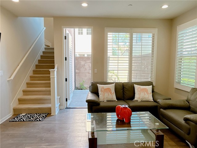 Detail Gallery Image 4 of 28 For 138 Excursion, Irvine,  CA 92618 - 3 Beds | 2/1 Baths