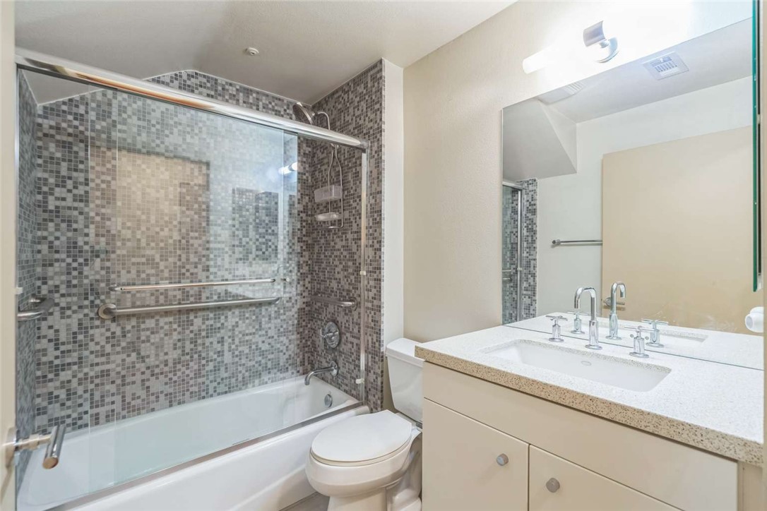 Detail Gallery Image 20 of 29 For 910 E Palm Canyon Dr #102,  Palm Springs,  CA 92264 - 2 Beds | 2 Baths