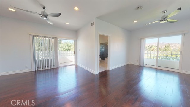 22500 N Summit Ridge Circle, Chatsworth CA: https://media.crmls.org/medias/95c2285d-5ca7-4ee3-8bba-36f21cbc5551.jpg