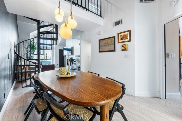 Detail Gallery Image 8 of 36 For 26873 Claudette St #112,  Canyon Country,  CA 91351 - 2 Beds | 2 Baths
