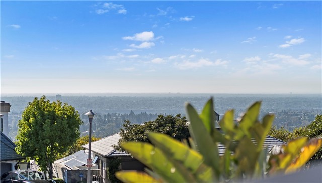 24 Narbonne, Newport Beach CA: https://media.crmls.org/medias/95c4486d-5243-4665-86fc-c2aba09db2e2.jpg