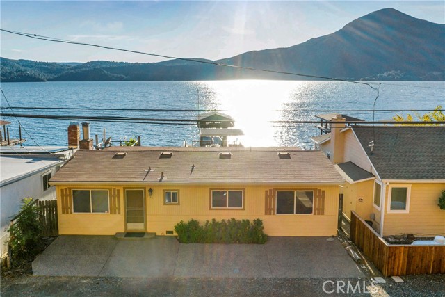 Detail Gallery Image 1 of 35 For 11391 Lakeshore Dr, Clearlake,  CA 95422 - 2 Beds | 2 Baths