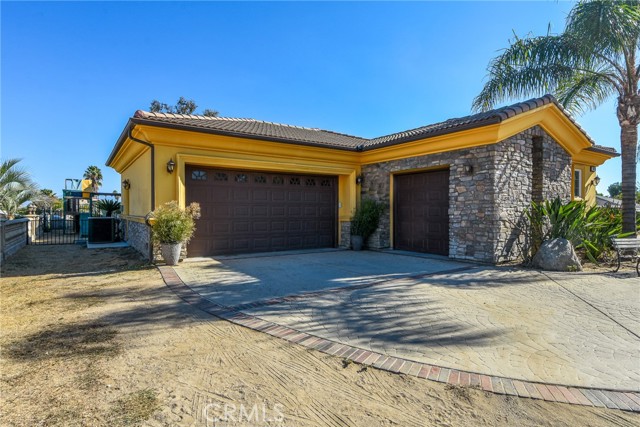 Detail Gallery Image 6 of 58 For 20730 Haines St, Perris,  CA 92570 - 5 Beds | 3/1 Baths