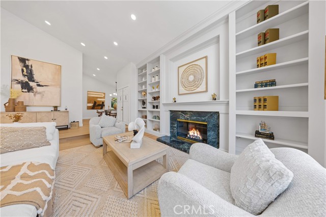 21721 Rushford Drive, Lake Forest CA: https://media.crmls.org/medias/95c5e168-5e55-4379-b62e-55cd6d774cc2.jpg