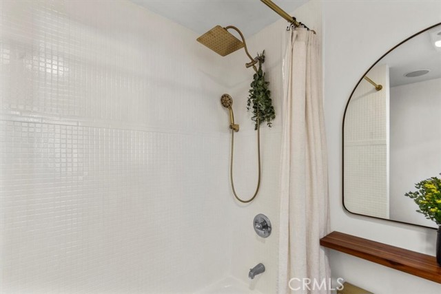 Detail Gallery Image 22 of 64 For 2207 - 2009 Apex Ave, Los Angeles,  CA 90039 - 2 Beds | 2 Baths