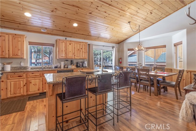 Detail Gallery Image 32 of 65 For 424 Mountainaire Ln, Big Bear Lake,  CA 92315 - 3 Beds | 2 Baths