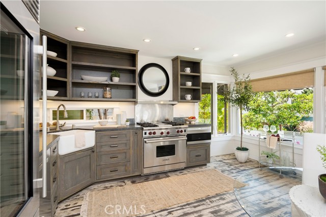 44 59th Place, Long Beach CA: https://media.crmls.org/medias/95c71114-0fc1-4f82-8fc7-ed9b8349d0be.jpg