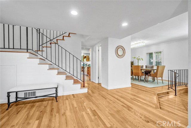 Detail Gallery Image 7 of 66 For 4121 Country Club Dr, Lakewood,  CA 90712 - 4 Beds | 5 Baths