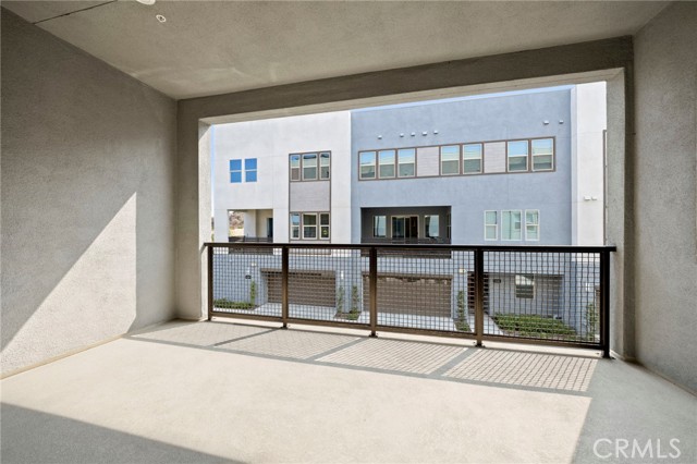228 Mullberry Place, Montebello CA: https://media.crmls.org/medias/95c777e0-a1c1-40bf-98ea-dfb816d0c05a.jpg