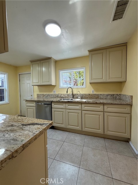 1113 N Avenue 50, Los Angeles CA: https://media.crmls.org/medias/95c7f2ce-fc58-420f-bd6f-61aac349d4fb.jpg