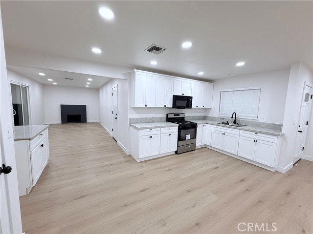 Detail Gallery Image 3 of 21 For 2837 7th, Rialto,  CA 92376 - 4 Beds | 2 Baths