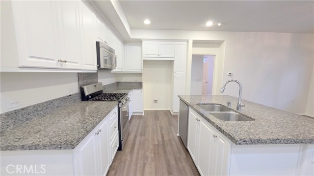 Detail Gallery Image 10 of 23 For 120 Olive Ave, Upland,  CA 91786 - 2 Beds | 2 Baths