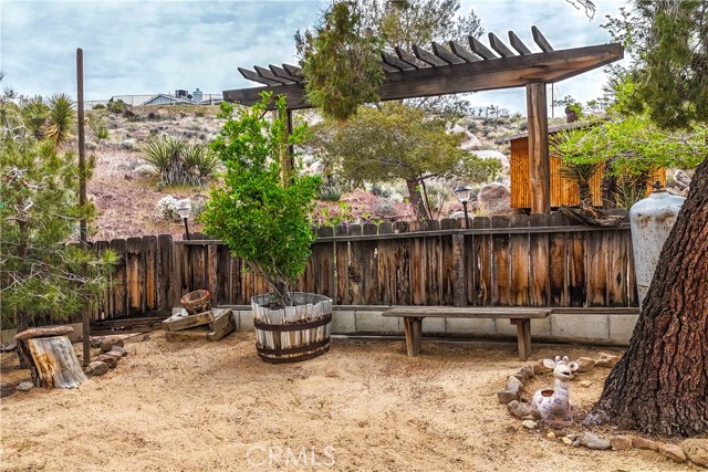 Detail Gallery Image 41 of 75 For 55525 Wood Rd, Yucca Valley,  CA 92284 - 1 Beds | 1 Baths