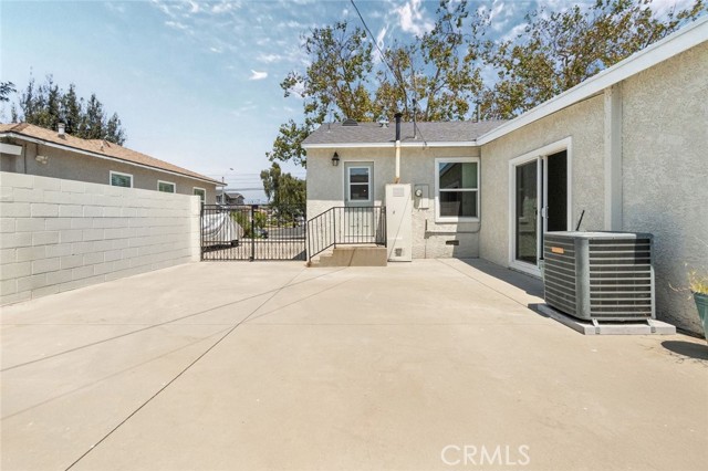 6202 Arbor Road, Lakewood CA: https://media.crmls.org/medias/95ca2821-e59c-4790-b1d9-f5e3af711cb2.jpg