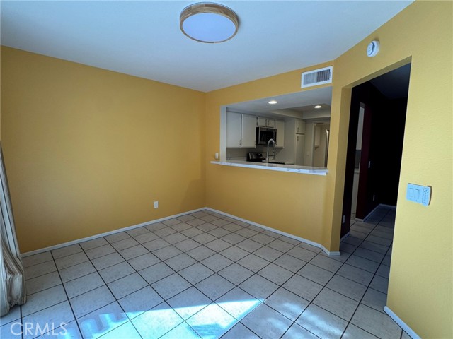 Detail Gallery Image 12 of 26 For 1254 Sand Creek, San Dimas,  CA 91773 - 3 Beds | 2/1 Baths