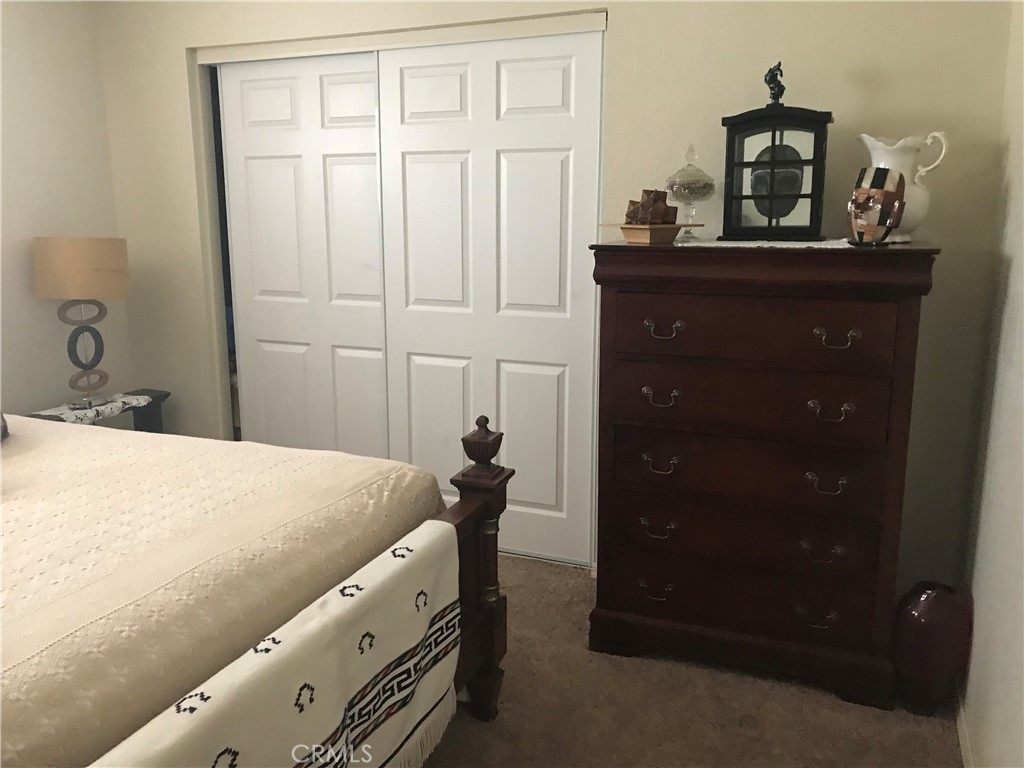 https://media.crmls.org/medias/95ccba21-c57d-42de-ba1b-8797495eeb60.jpg?preset=X-Large