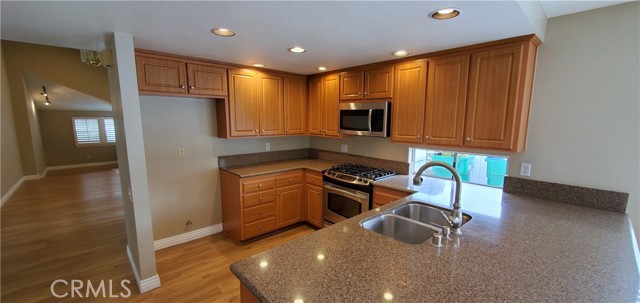 Detail Gallery Image 11 of 19 For 10 Woodsorrel, Irvine,  CA 92604 - 3 Beds | 2 Baths