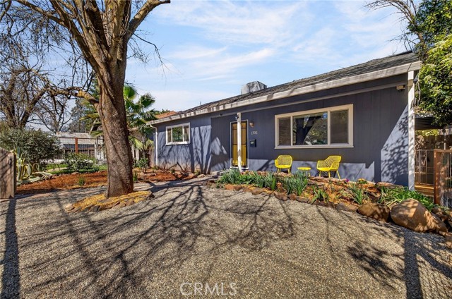 Detail Gallery Image 4 of 65 For 1731 Salem, Chico,  CA 95928 - 3 Beds | 2 Baths