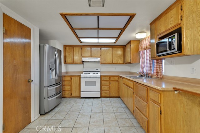 Detail Gallery Image 7 of 29 For 15481 Ramona, Apple Valley,  CA 92307 - 3 Beds | 2 Baths