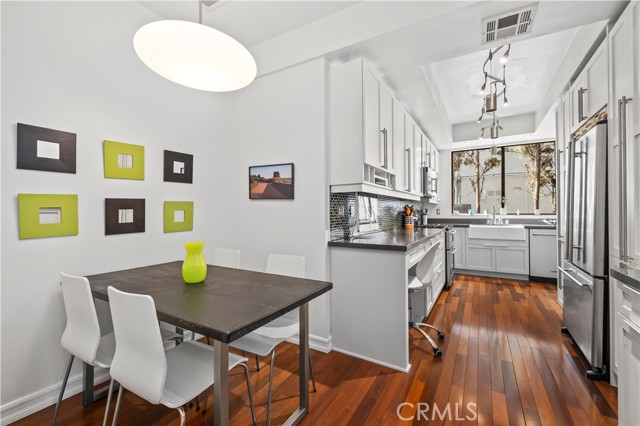 1830 Westholme Avenue, Los Angeles CA: https://media.crmls.org/medias/95cdeea0-b447-42c4-8566-9d0dc82cda0e.jpg