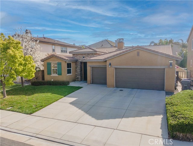 7695 Shadyside Way, Eastvale, CA 92880