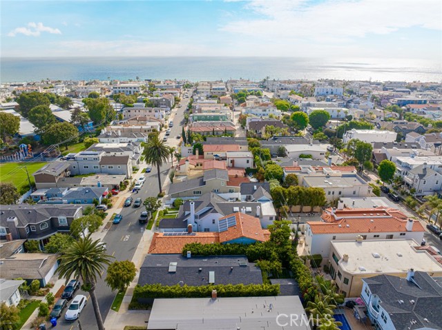 541 1st Street, Manhattan Beach, California 90266, 2 Bedrooms Bedrooms, ,2 BathroomsBathrooms,Residential,Sold,1st,SB23123581