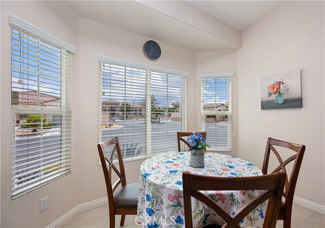 Detail Gallery Image 6 of 35 For 7397 Village Way, Yucca Valley,  CA 92284 - 3 Beds | 2 Baths